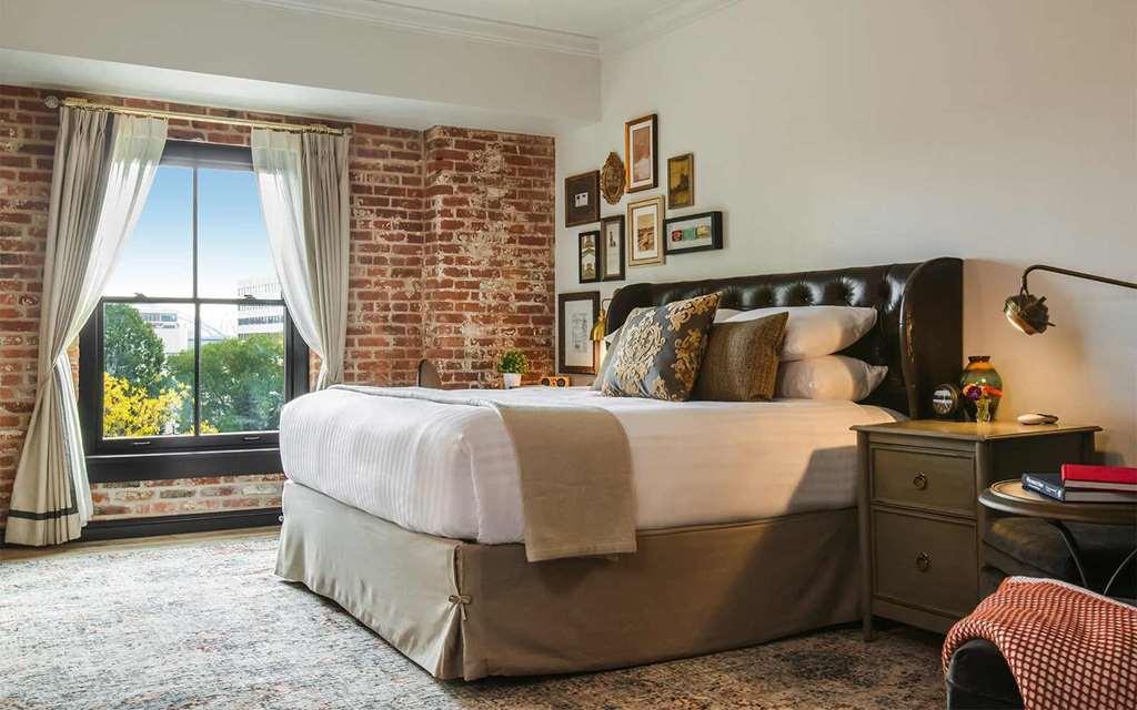 The Charmant Hotel La Crosse Phòng bức ảnh